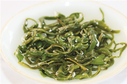 <a href=http://www.chayu.com/baike/397 target=_blank ><a href=http://www.chayu.com/baike/397 target=_blank >黄山毛峰</a></a>和<a href=http://www.chayu.com/baike/392 target=_blank ><a href=http://www.chayu.com/baike/392 target=_blank >西湖龙井</a></a>